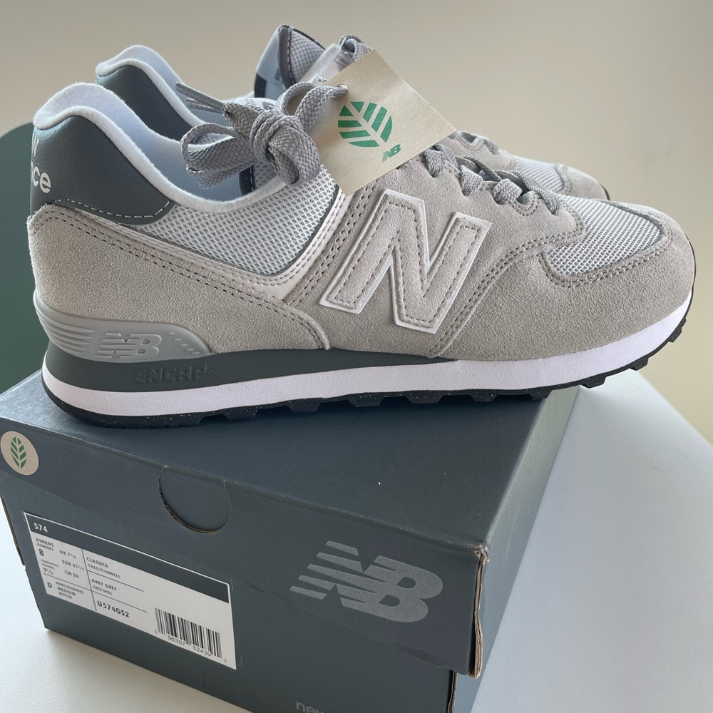 NWT New Balance 574 unisex sneakers